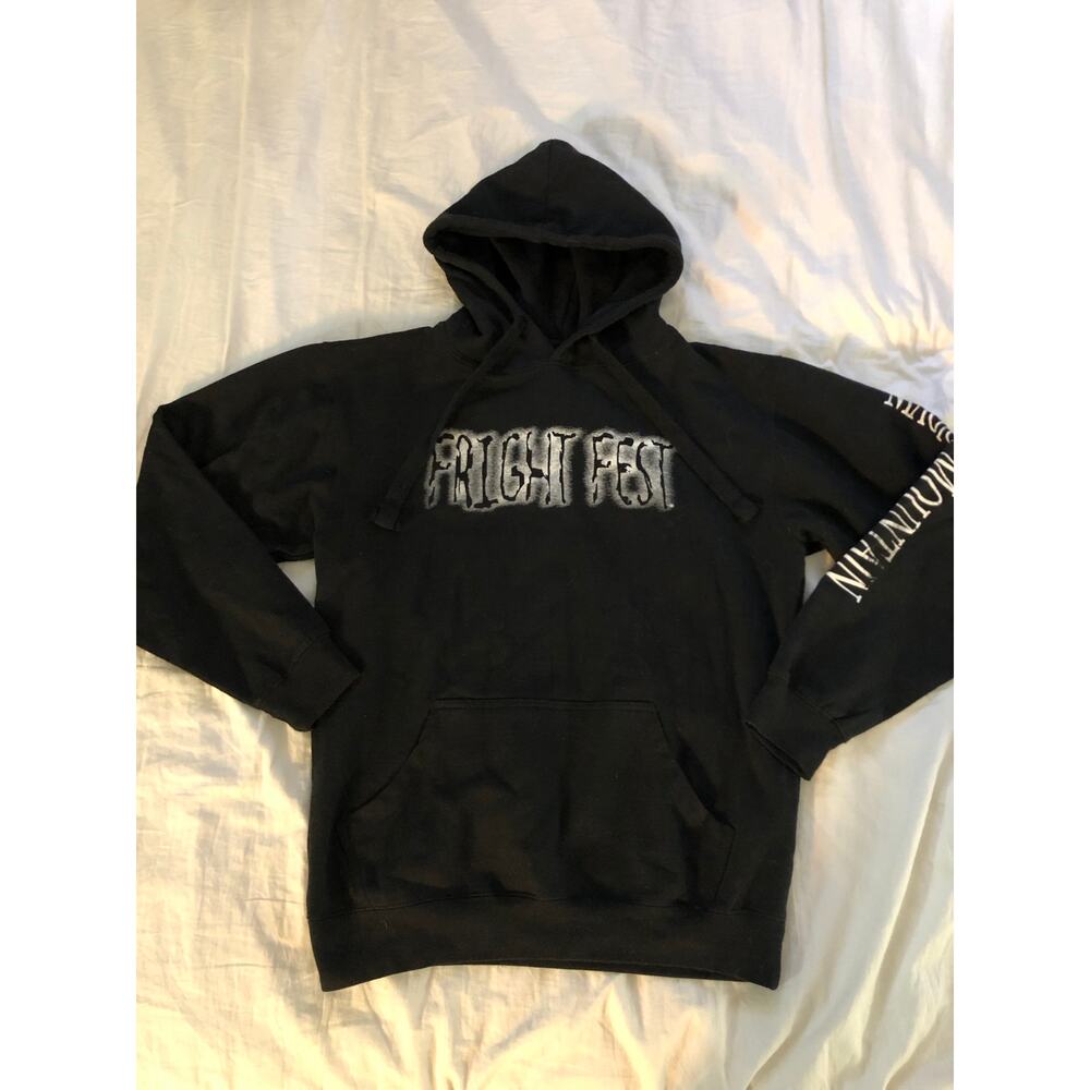 Six Flags Fright Fest Magic Mountain The Conjuring Annabelle hoodie Size Medium
